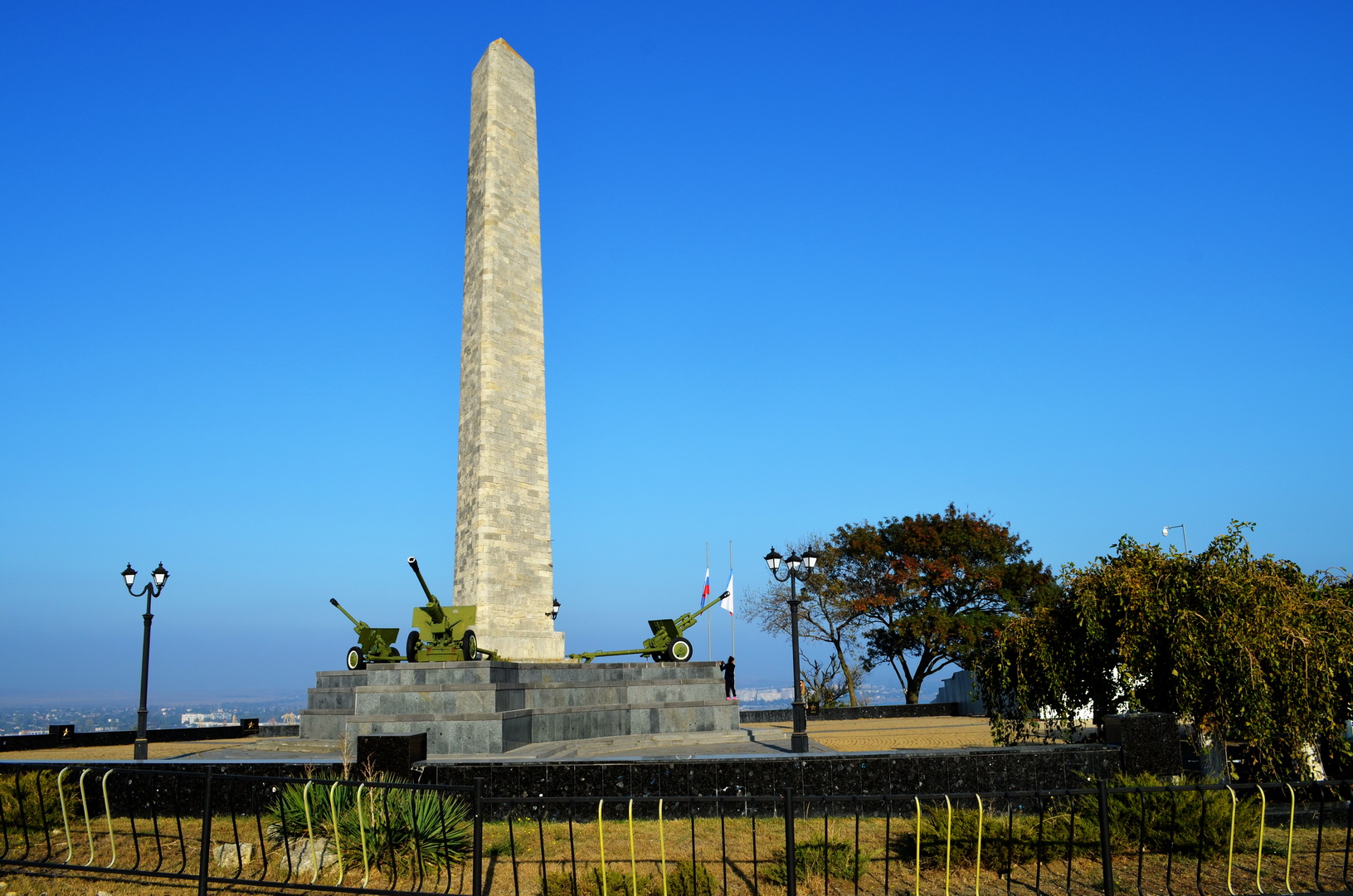 obelisk kerch